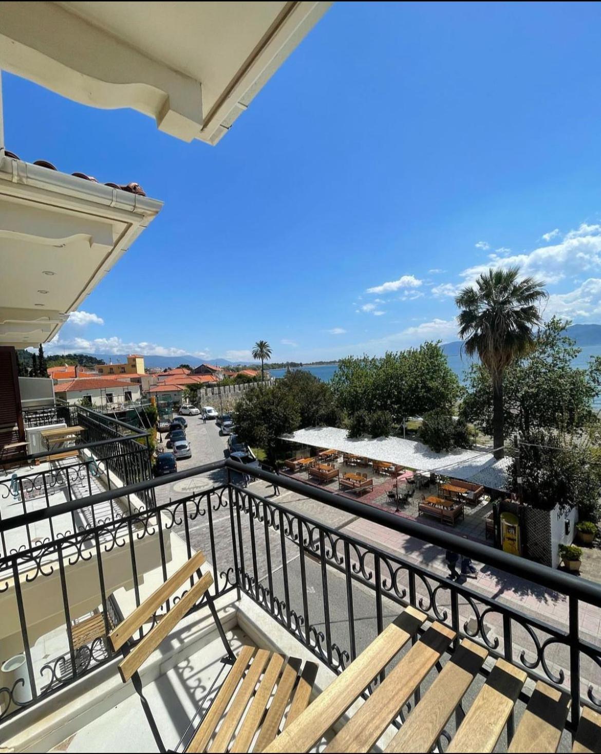 Regina Hotel Nafpaktos Esterno foto