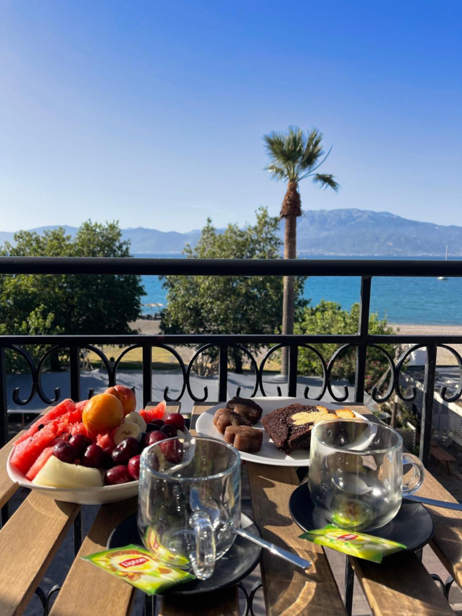 Regina Hotel Nafpaktos Esterno foto