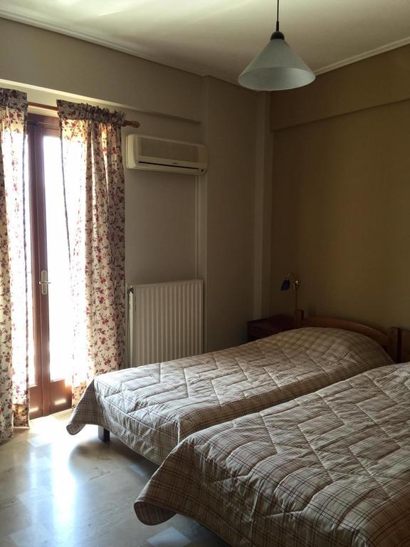 Regina Hotel Nafpaktos Esterno foto