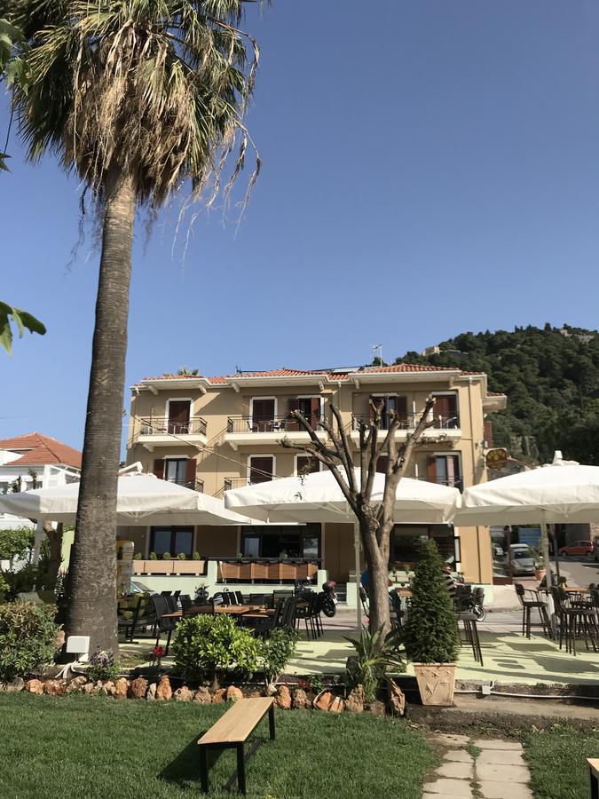 Regina Hotel Nafpaktos Esterno foto